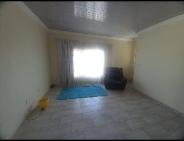 3 BEDROOM HOUSE FOR SALE IN TSAKANE